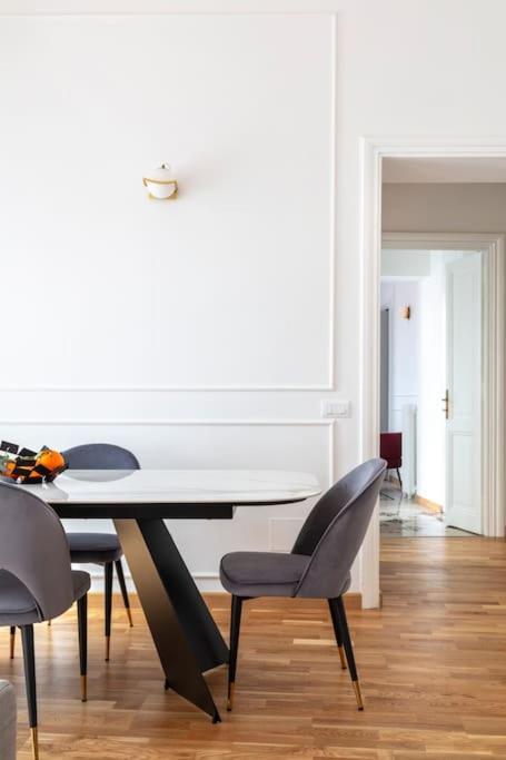 Sjr Luxury Apartment Trevi Fountain ローマ エクステリア 写真