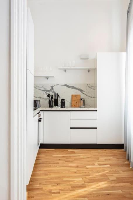 Sjr Luxury Apartment Trevi Fountain ローマ エクステリア 写真
