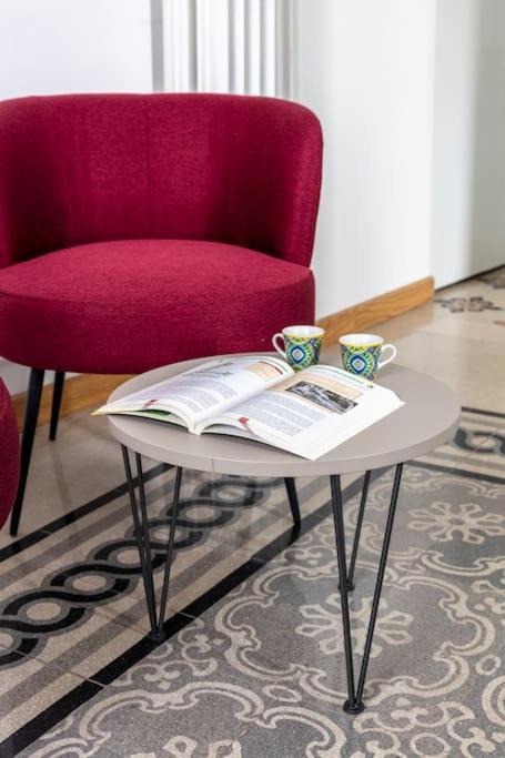 Sjr Luxury Apartment Trevi Fountain ローマ エクステリア 写真