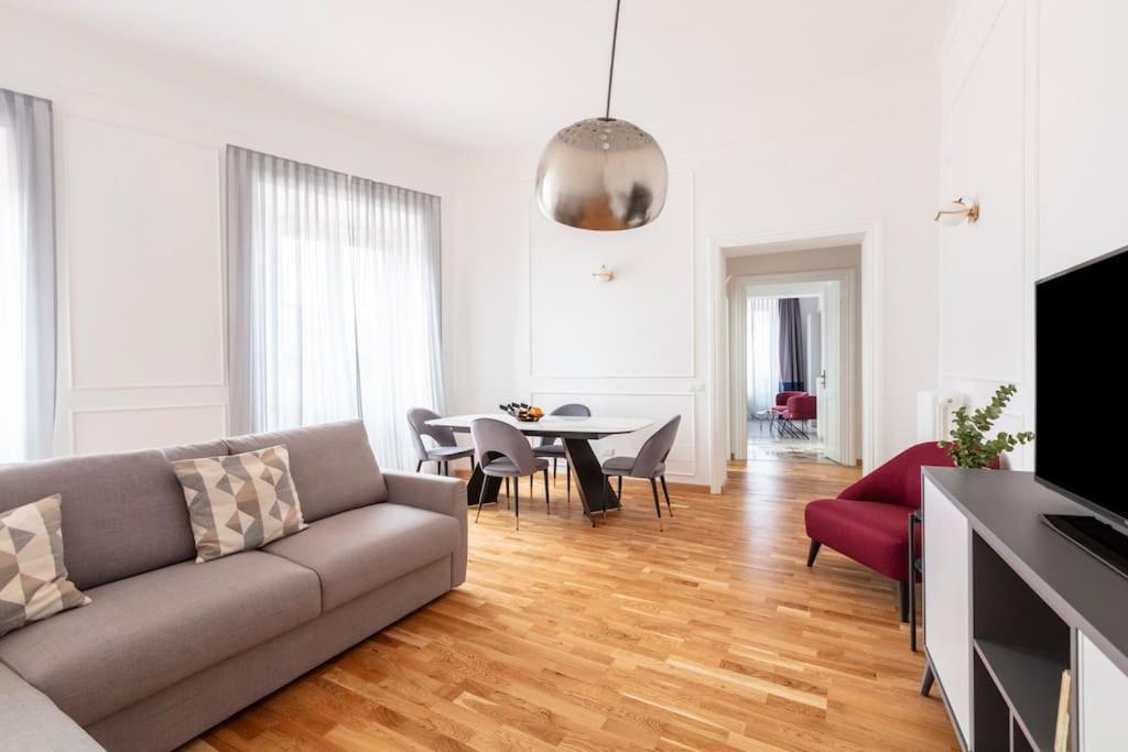 Sjr Luxury Apartment Trevi Fountain ローマ エクステリア 写真